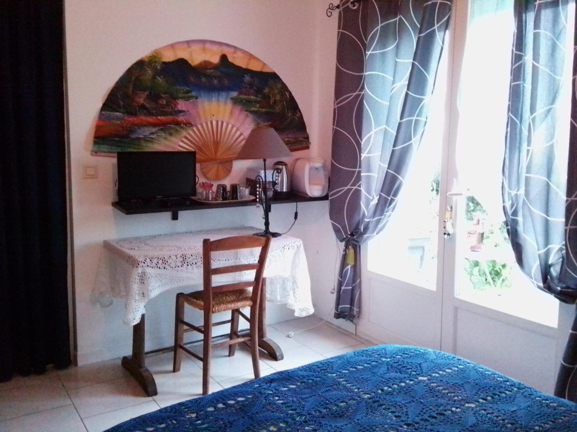 Le Chausse A Bres Chambre D'Hotes 2 Payzac  Oda fotoğraf